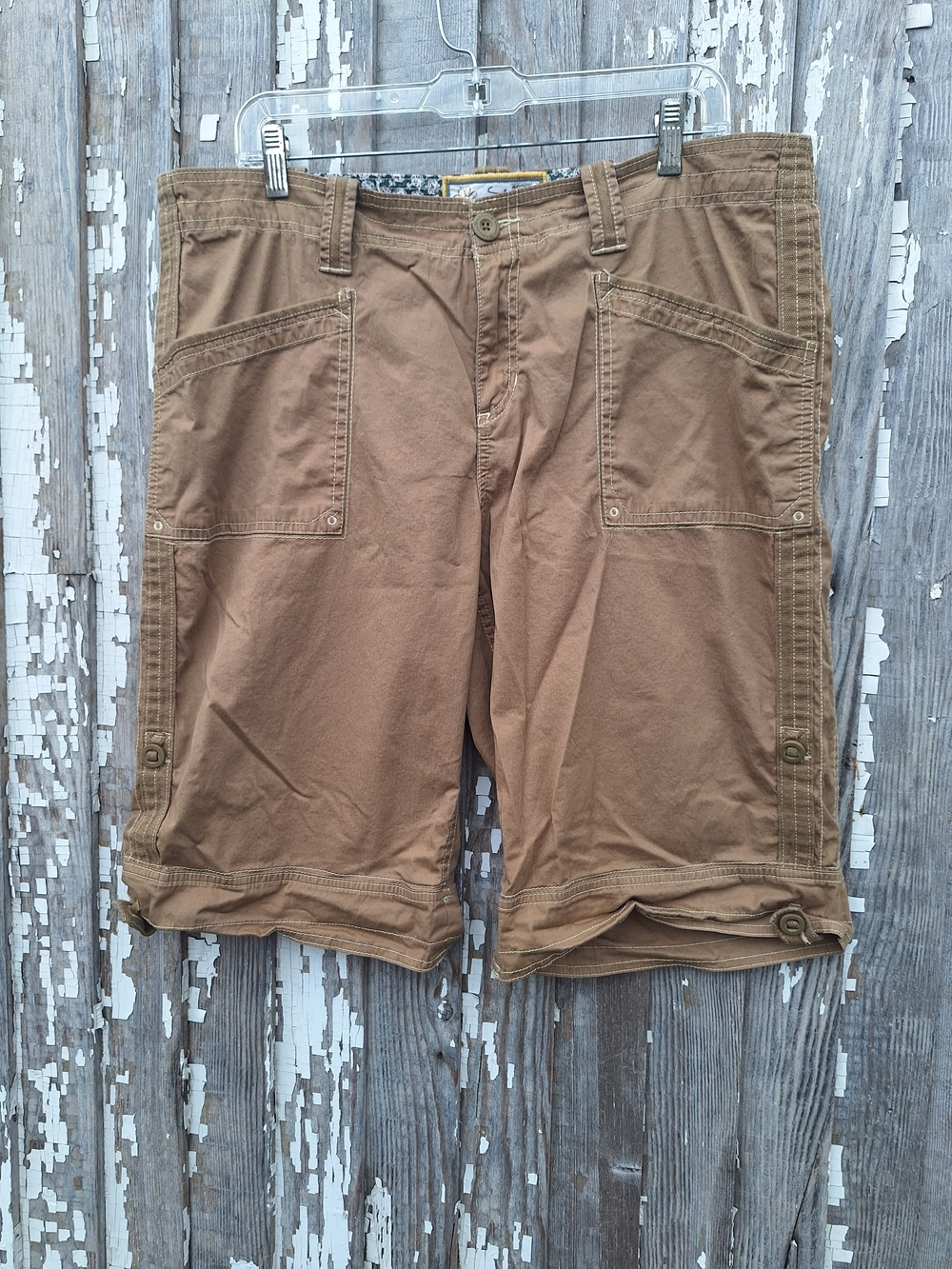 Aventura Women's Cargo Shorts in Brown Size 16